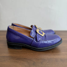 Load image into Gallery viewer, Moschino Heart Buckle Purple loafers
