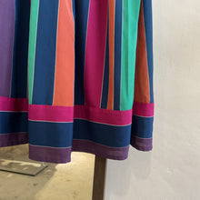 Load image into Gallery viewer, Vintage Striped Pattern Skirt
