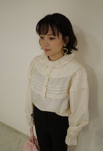Load image into Gallery viewer, Vintage Ruffle Blouse
