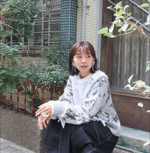 Load image into Gallery viewer, Sep beads | 花釦 earrings
