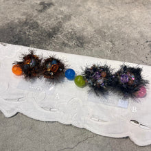 Load image into Gallery viewer, Sep.beads | 跳跳糖earrings
