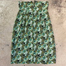 Load image into Gallery viewer, Vintage Flower Pattern Skirt
