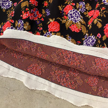 Load image into Gallery viewer, Vintage Rose Pattern Skirt
