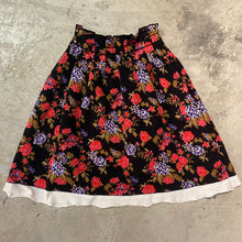 Load image into Gallery viewer, Vintage Rose Pattern Skirt
