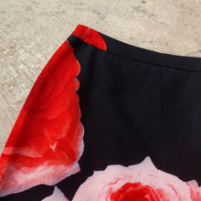 Load image into Gallery viewer, Vintage Rose Pattern Skirt
