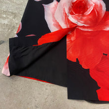 Load image into Gallery viewer, Vintage Rose Pattern Skirt
