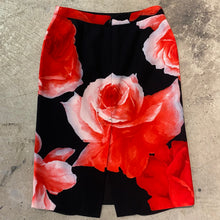 Load image into Gallery viewer, Vintage Rose Pattern Skirt
