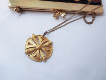 Load image into Gallery viewer, 80s Vintage Large Golden Necklace
